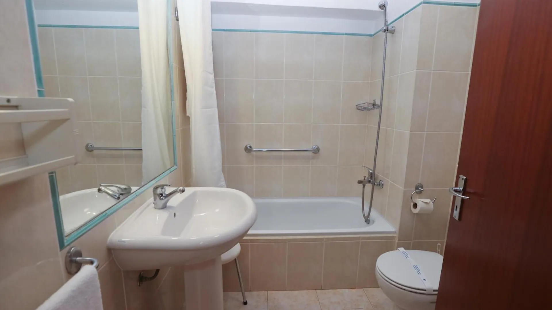 Rocha Praia Mar Beach Front Line Bay Apartment
